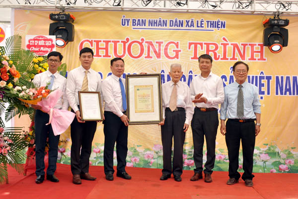 Cây[-]Đa[-]hơn[-]500[-]tuổi[-]ở[-]huyện[-]An[-]Dương[-]Hải[-]Phòng[-]được[-]vinh[-]danh[-]Cây[-]Di[-]sản[-]Việt[-]Nam